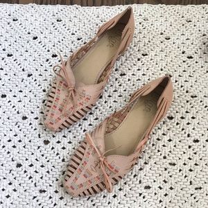 LaTigo West Woven Leather Hurrache Sandals- the dole has been fixed.